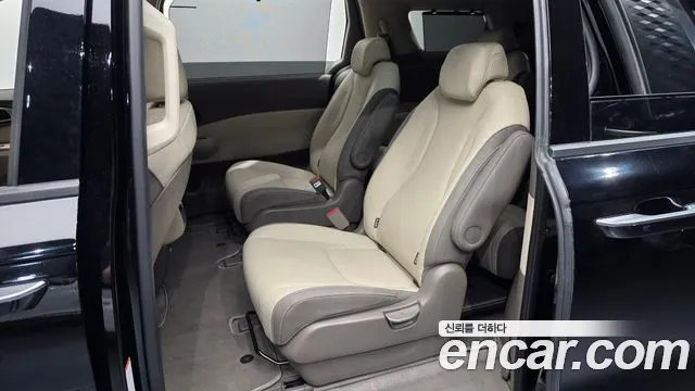 Kia Carnival 4th Gen — Фото автомобиля 17