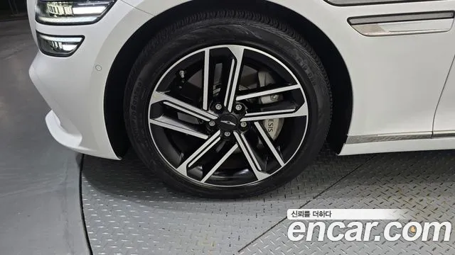 Genesis G80 RG3 — Фото автомобиля 5