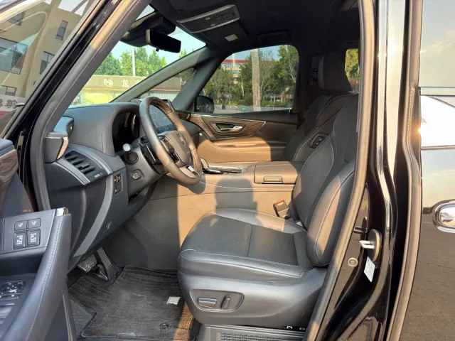 Toyota Vellfire — Фото автомобиля 4