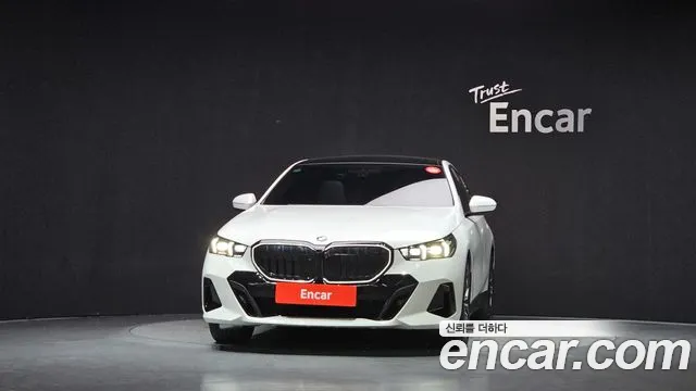 BMW 5 Series G60 — Фото автомобиля 3
