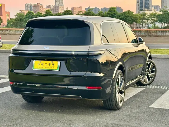 Li Auto L9 — Фото автомобиля 23