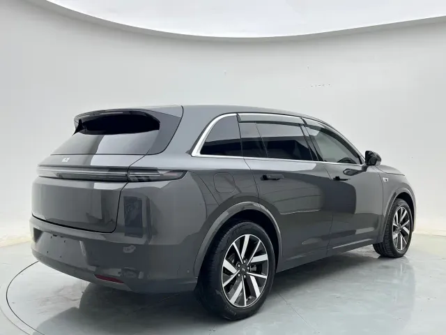 Li Auto L7 — Фото автомобиля 6
