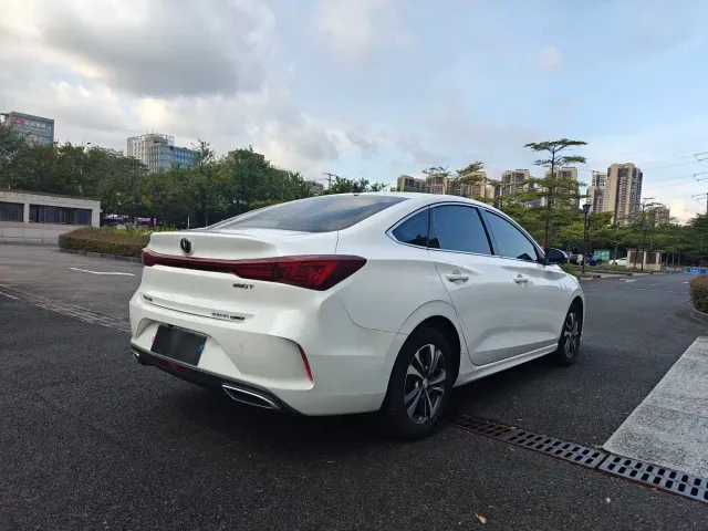 Changan Eado — Фото автомобиля 23