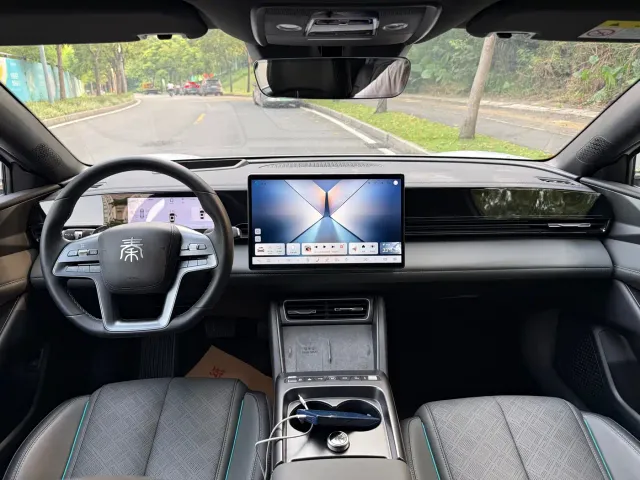 BYD Qin L — Фото автомобиля 19