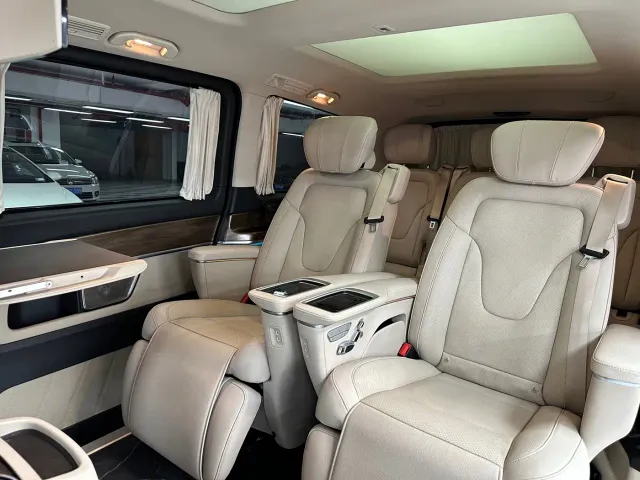 Mercedes-Benz V-Class — Фото автомобиля 21
