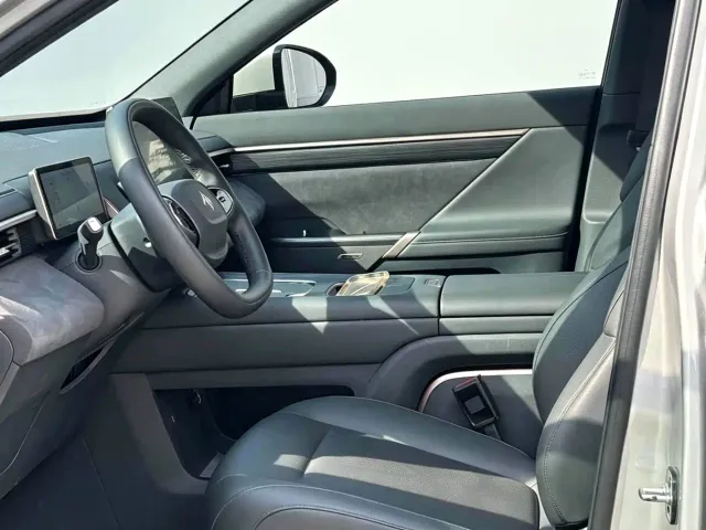 Dongfeng eπ 008 — Фото автомобиля 3