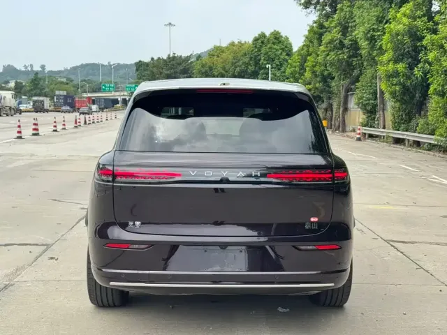 Voyah Auto VOYAH Taisan 2026 Model Base — Фото автомобиля 6