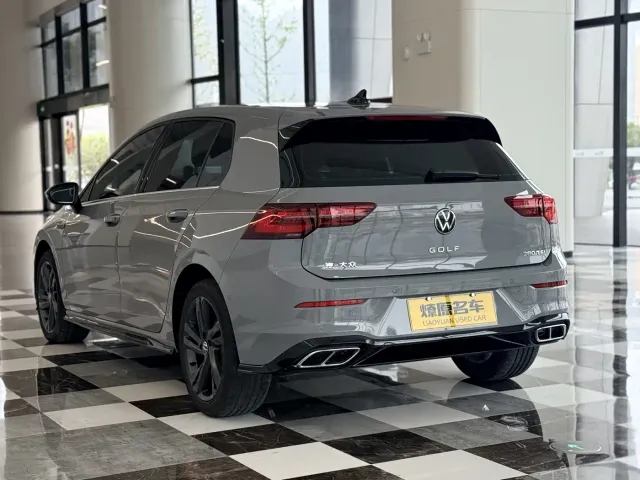 Volkswagen Golf — Фото автомобиля 7