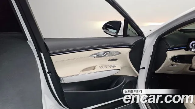 Genesis GV70 — Фото автомобиля 13