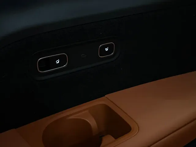 Li Auto L8 — Фото автомобиля 18