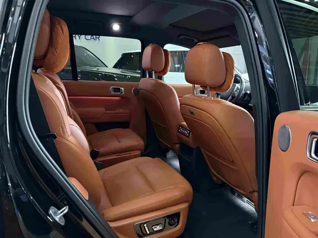 Li Auto L8 — Фото автомобиля 9