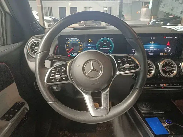 Mercedes-Benz EQB — Фото автомобиля 10