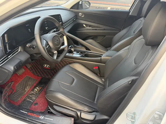 Hyundai Elantra — Фото автомобиля 8