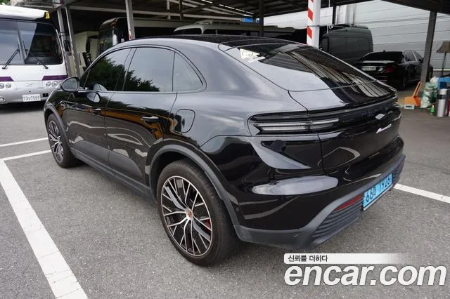Porsche Macan — Фото автомобиля 2