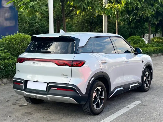 BYD Yuan UP — Фото автомобиля 5