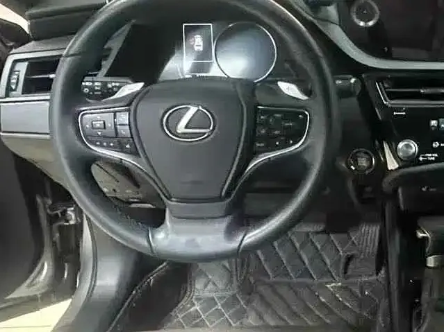 Lexus ES — Фото автомобиля 7