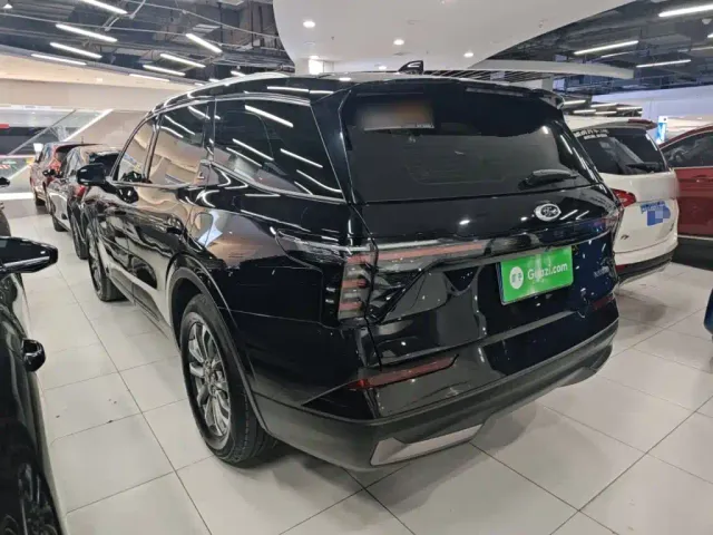 Ford Edge — Фото автомобиля 4