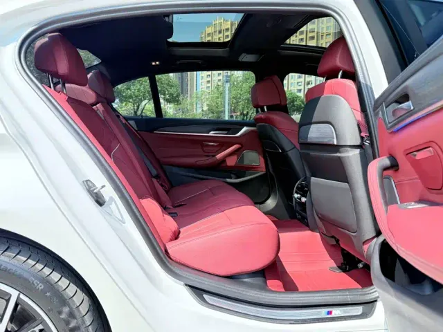 BMW 5 Series — Фото автомобиля 21