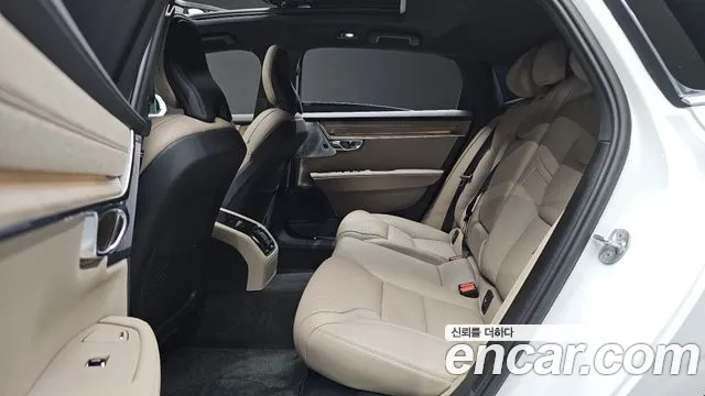 Volvo S90 — Фото автомобиля 11
