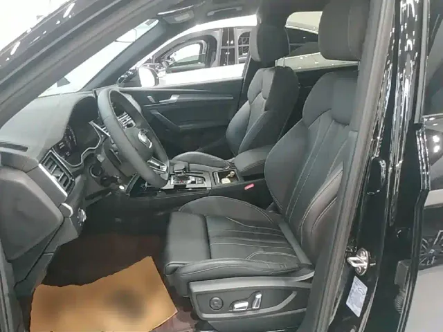 Audi Q5L — Фото автомобиля 14