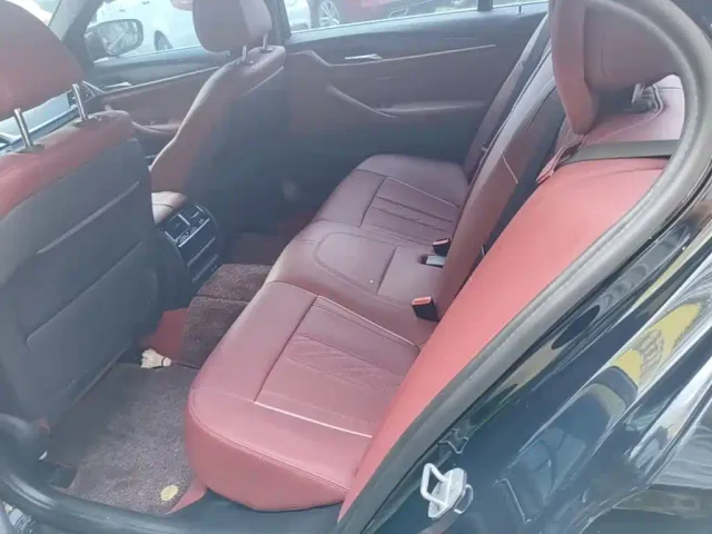 BMW 5 Series — Фото автомобиля 16