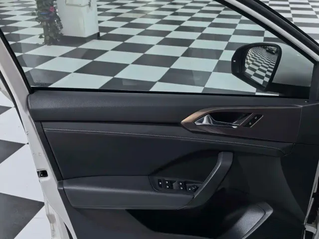 Volkswagen Tharu — Фото автомобиля 16