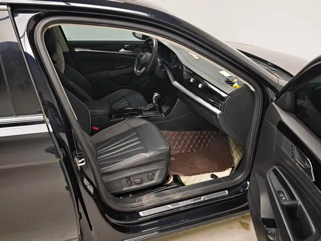 Volkswagen Passat — Фото автомобиля 10