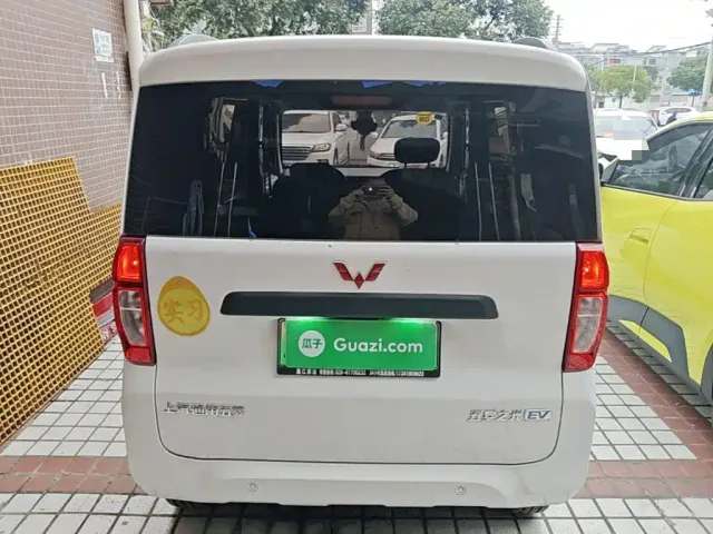 Wuling Zhiguang NEV — Фото автомобиля 5