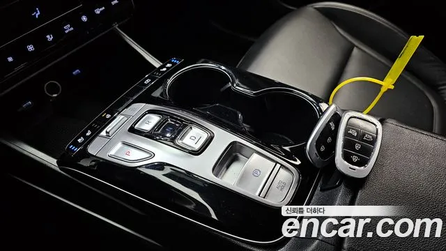 Hyundai Tucson Tucson (NX4) Дизель 2.0 2WD — Фото автомобиля 9
