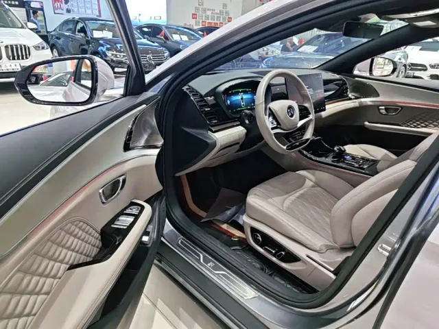 BYD Han — Фото автомобиля 15