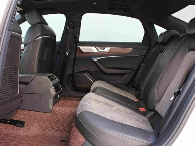 Audi A6L — Фото автомобиля 16