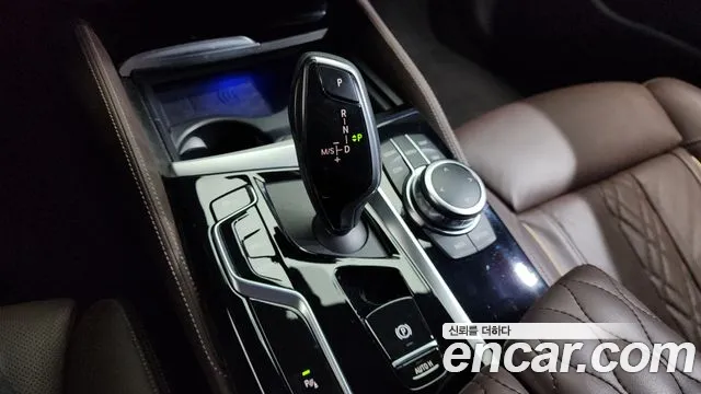 BMW 5-Series — Фото автомобиля 9