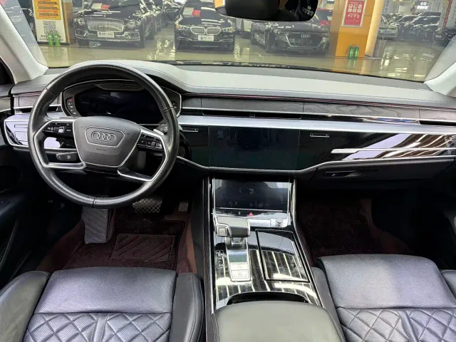 Audi A8 — Фото автомобиля 8