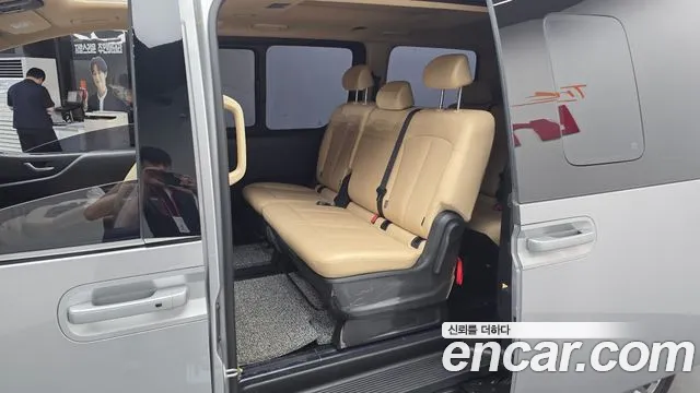 Hyundai Staria Staria L3.5 Tourer 9 мест — Фото автомобиля 11
