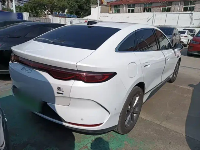 BYD Qin L — Фото автомобиля 6
