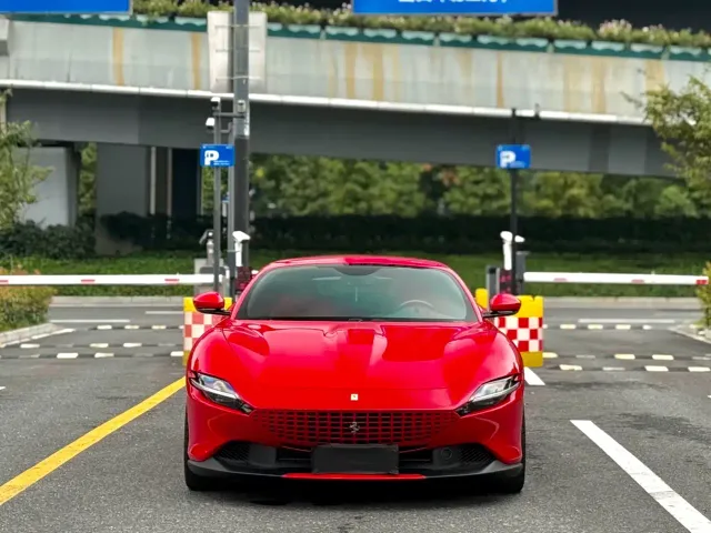 Фотография автомобиля — Ferrari Roma