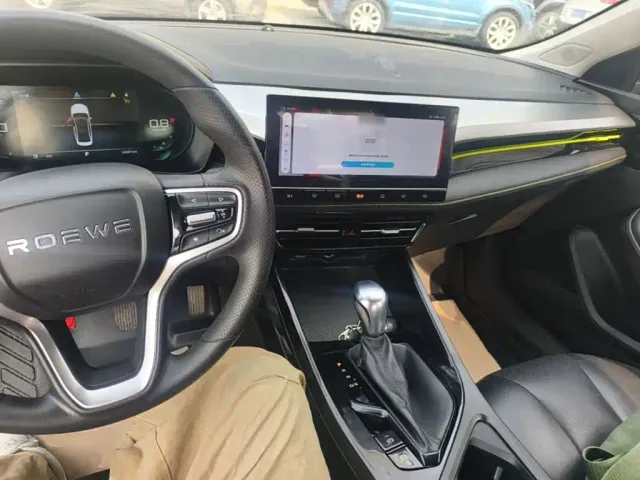 Roewe i5 — Фото автомобиля 9