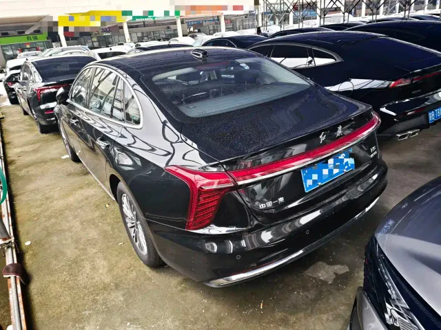 Hongqi H5 — Фото автомобиля 13