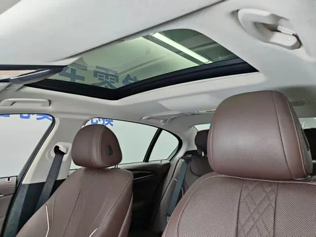 BMW 5 Series — Фото автомобиля 8