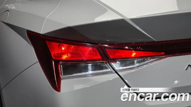 Hyundai Avante CN7 — Фото автомобиля 8