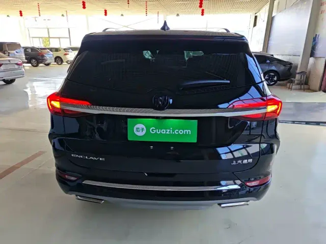 Buick Enclave — Фото автомобиля 5