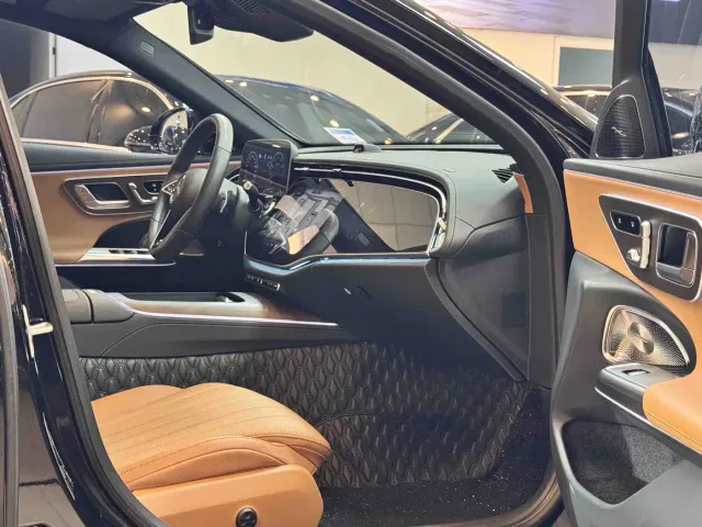 Mercedes-Benz E-Class — Фото автомобиля 17
