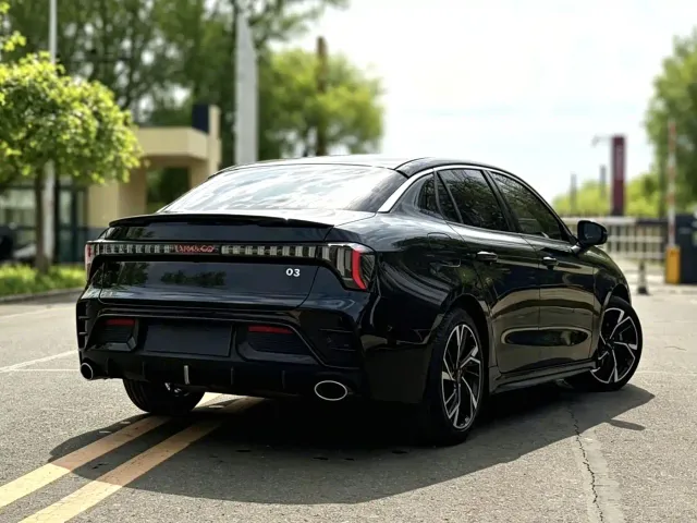 Lynk & Co 03 — Фото автомобиля 4