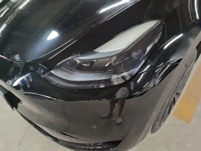 Tesla Model Y — Фото автомобиля 23