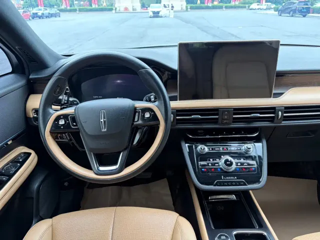 Lincoln Corsair — Фото автомобиля 11