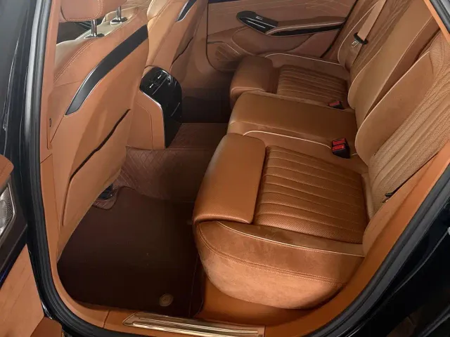 Hongqi H9 — Фото автомобиля 11