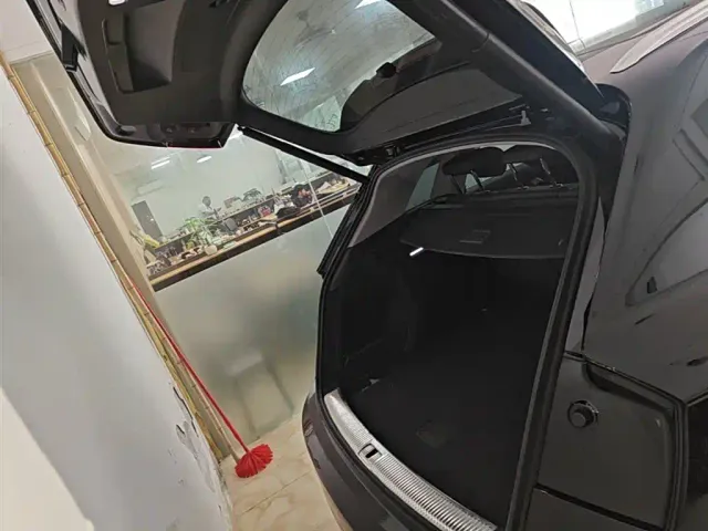 Audi Q5L — Фото автомобиля 18