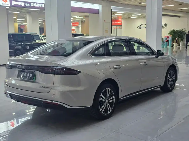 Geely Galaxy Stellar 6 — Фото автомобиля 14