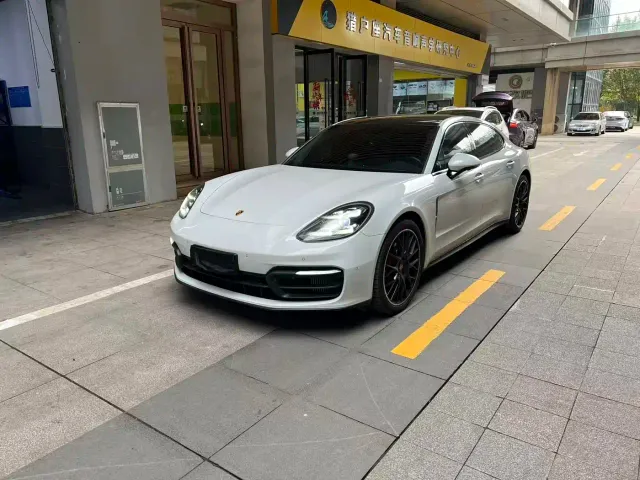 Фотография автомобиля — Porsche Panamera