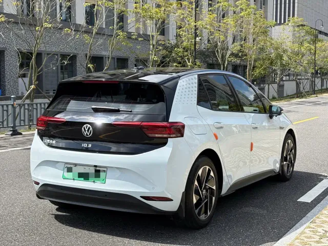 Volkswagen ID.3 — Фото автомобиля 9